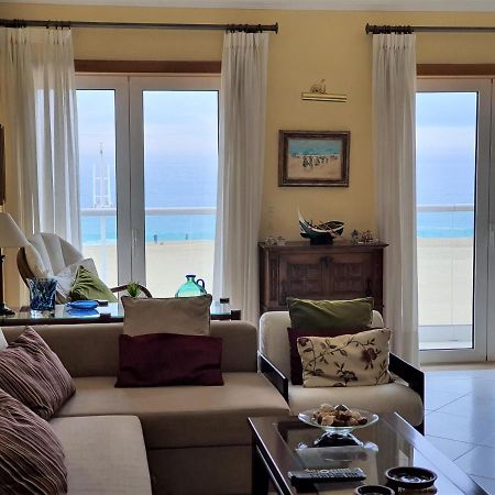 Nazare Apartamento Em Frente Ao Mar Luaran gambar