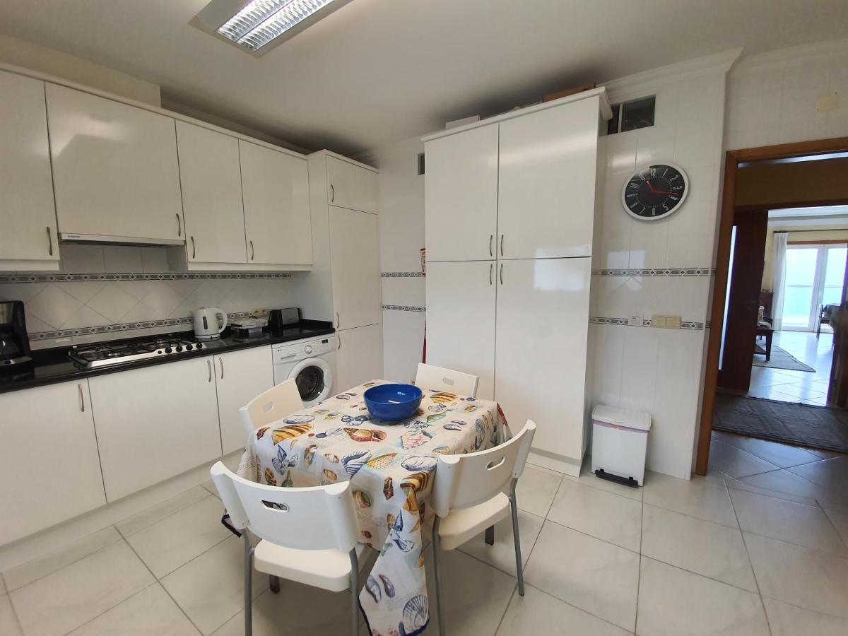 Nazare Apartamento Em Frente Ao Mar Luaran gambar
