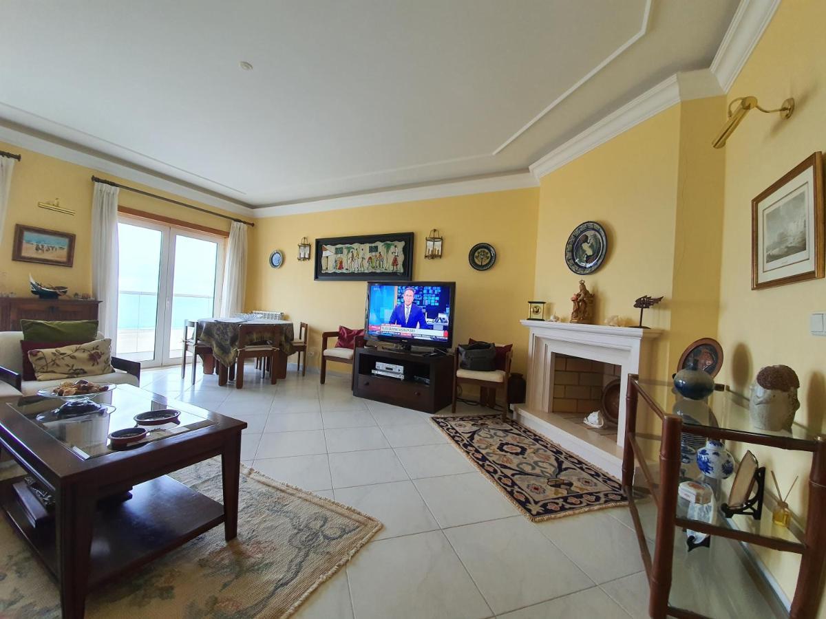 Nazare Apartamento Em Frente Ao Mar Luaran gambar