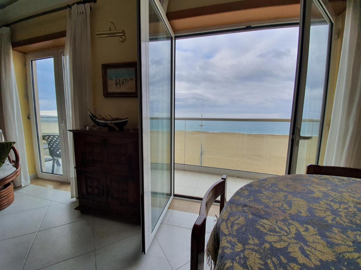 Nazare Apartamento Em Frente Ao Mar Luaran gambar