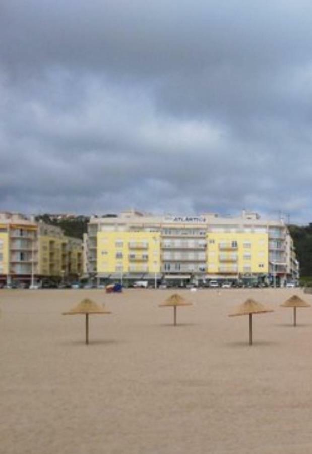 Nazare Apartamento Em Frente Ao Mar Luaran gambar
